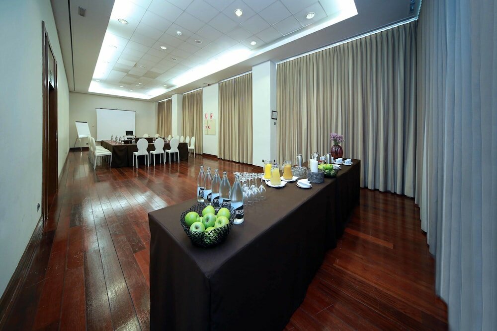 Фото Amura Alcobendas Hotel