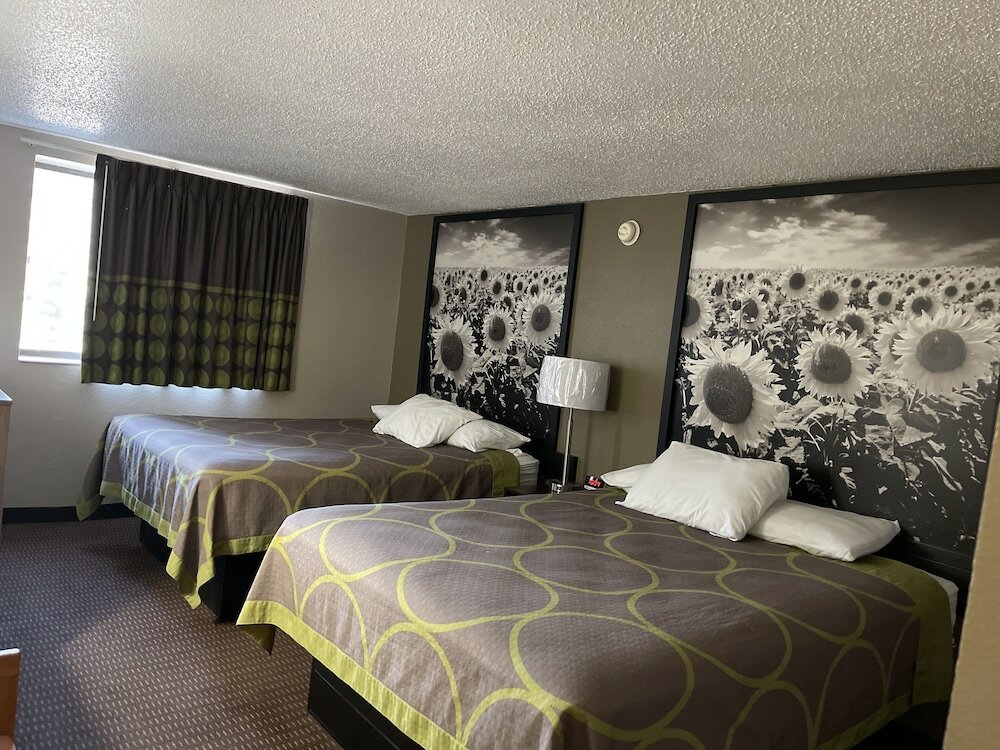 Фото Super 8 by Wyndham Bismarck