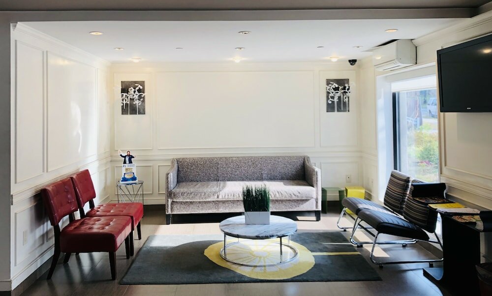 Фото Ramada by Wyndham Staten Island