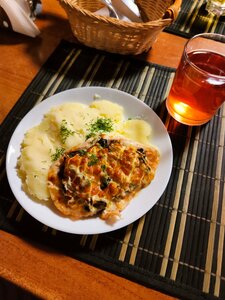 Миндаль (село Муромское, Черкасская улица, 2А) ، كانتين