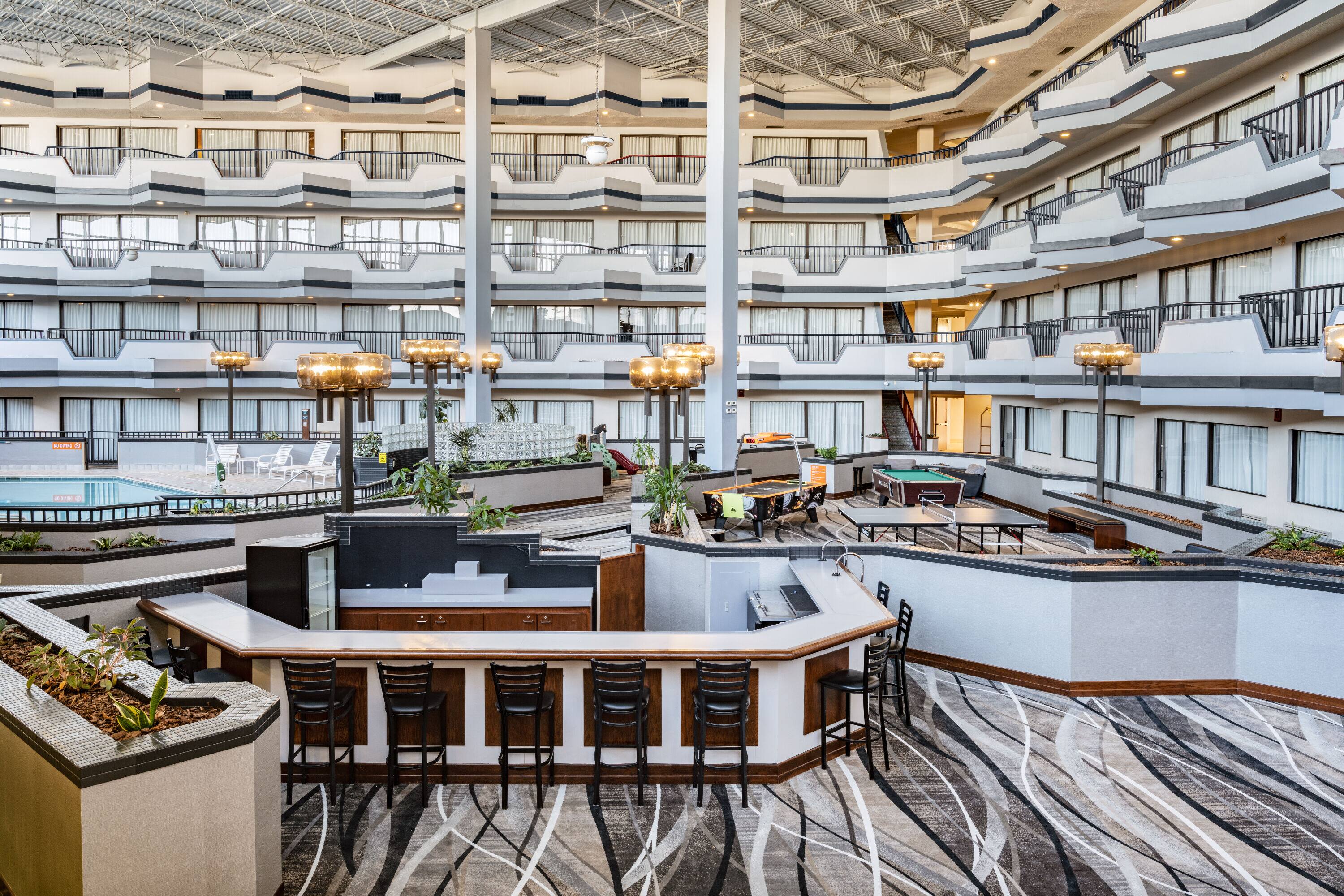 Фото Days Inn by Wyndham West Covina