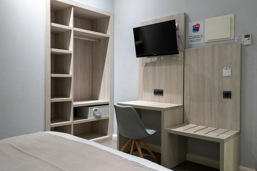 Фото Plaza Goya Rooms