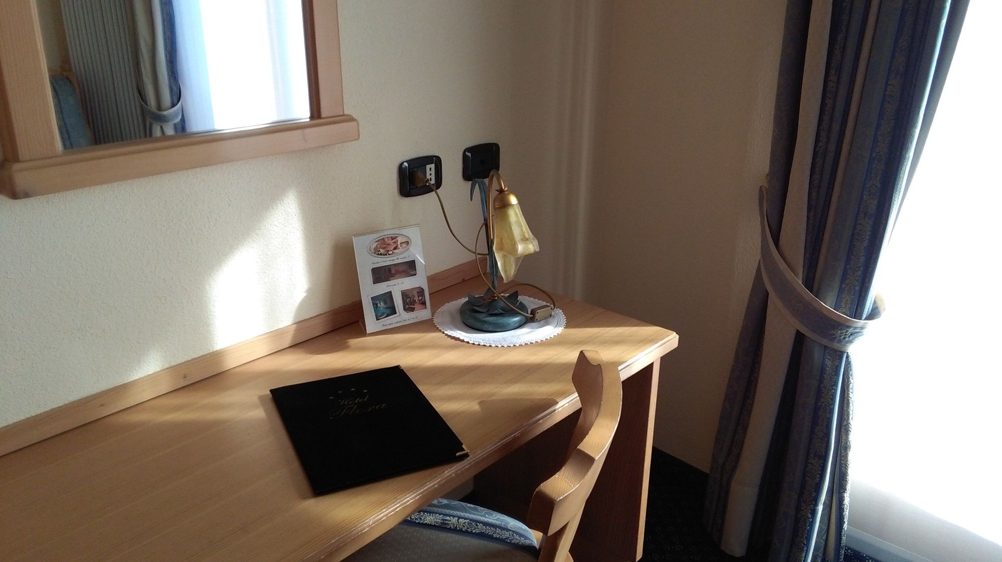 Фото Hotel Flora