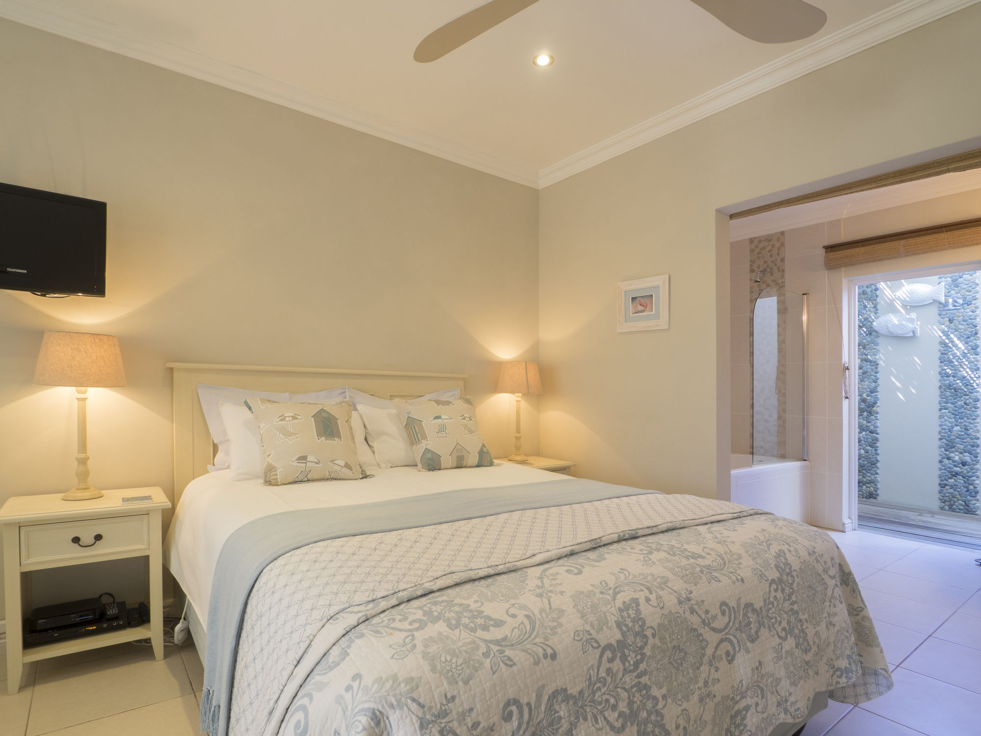 Фото Bahari Beach House