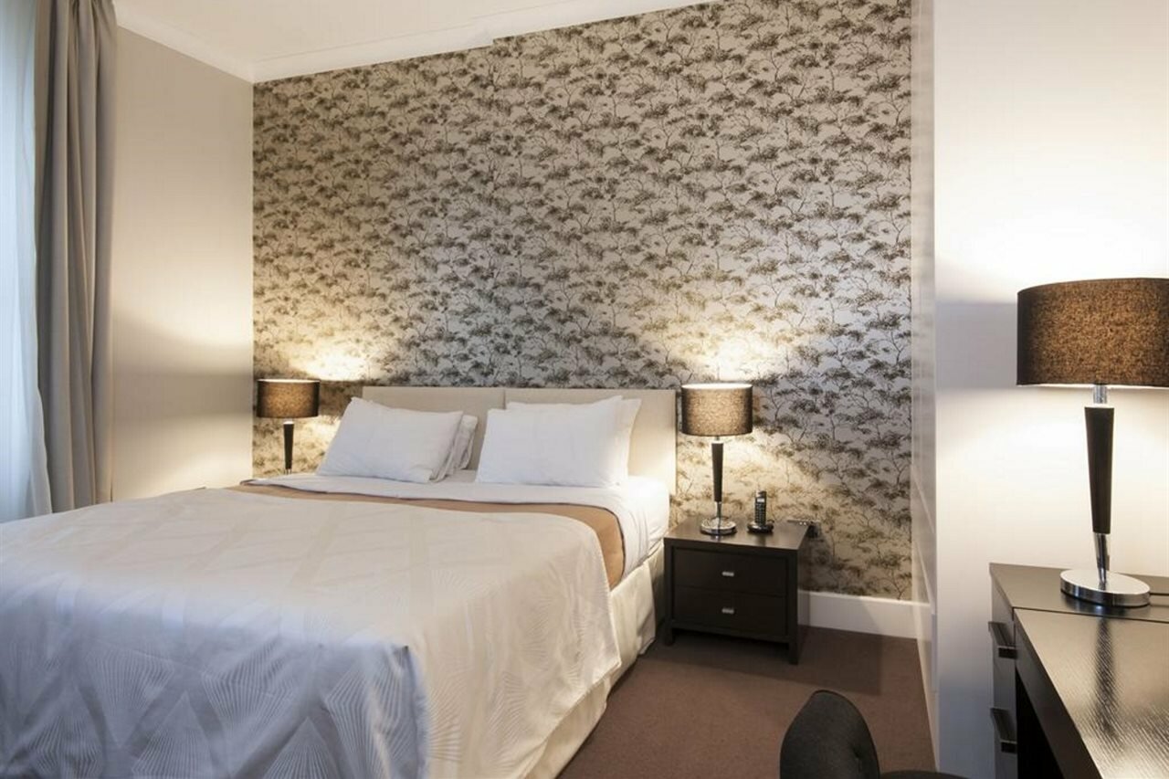 Фото Chilworth Court