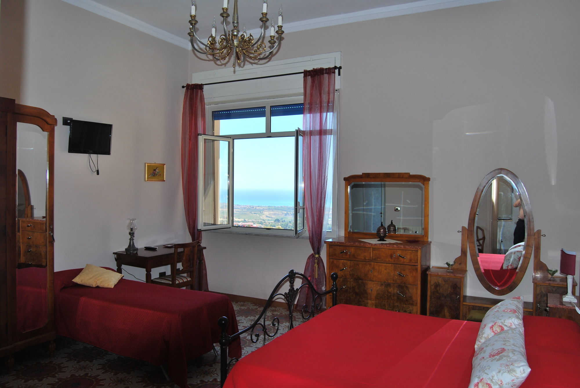 Фото B&b La finestra sulla valle