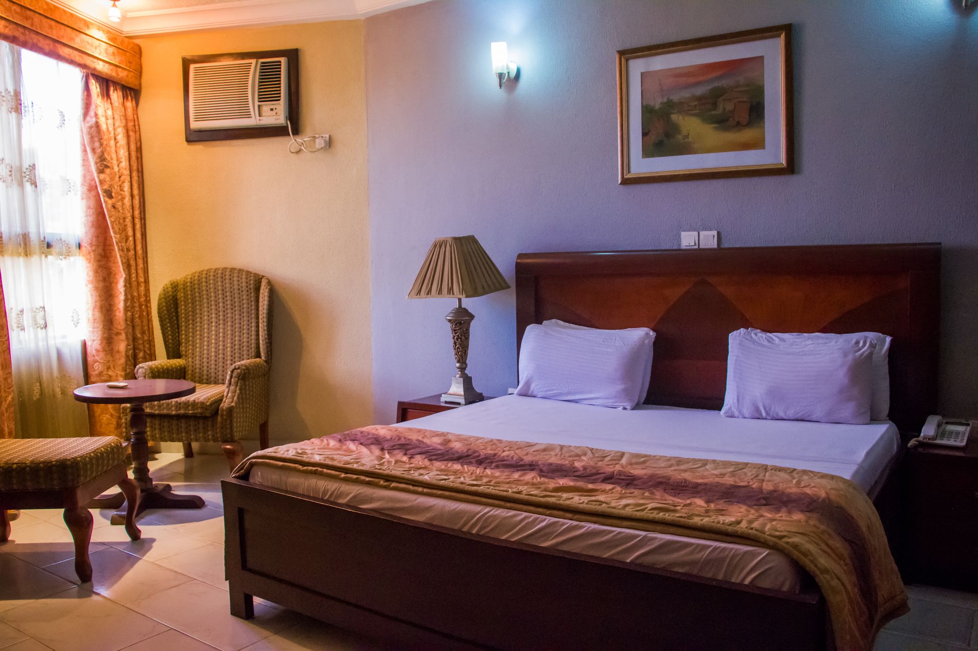 Фото Heritage House Square Hotel