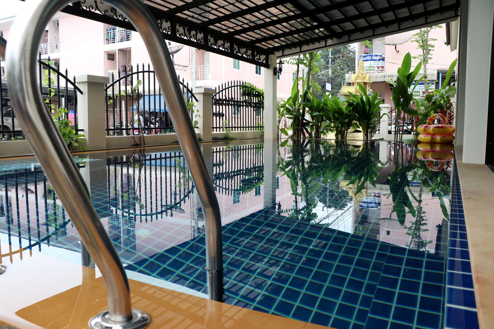 Фото отеля 2