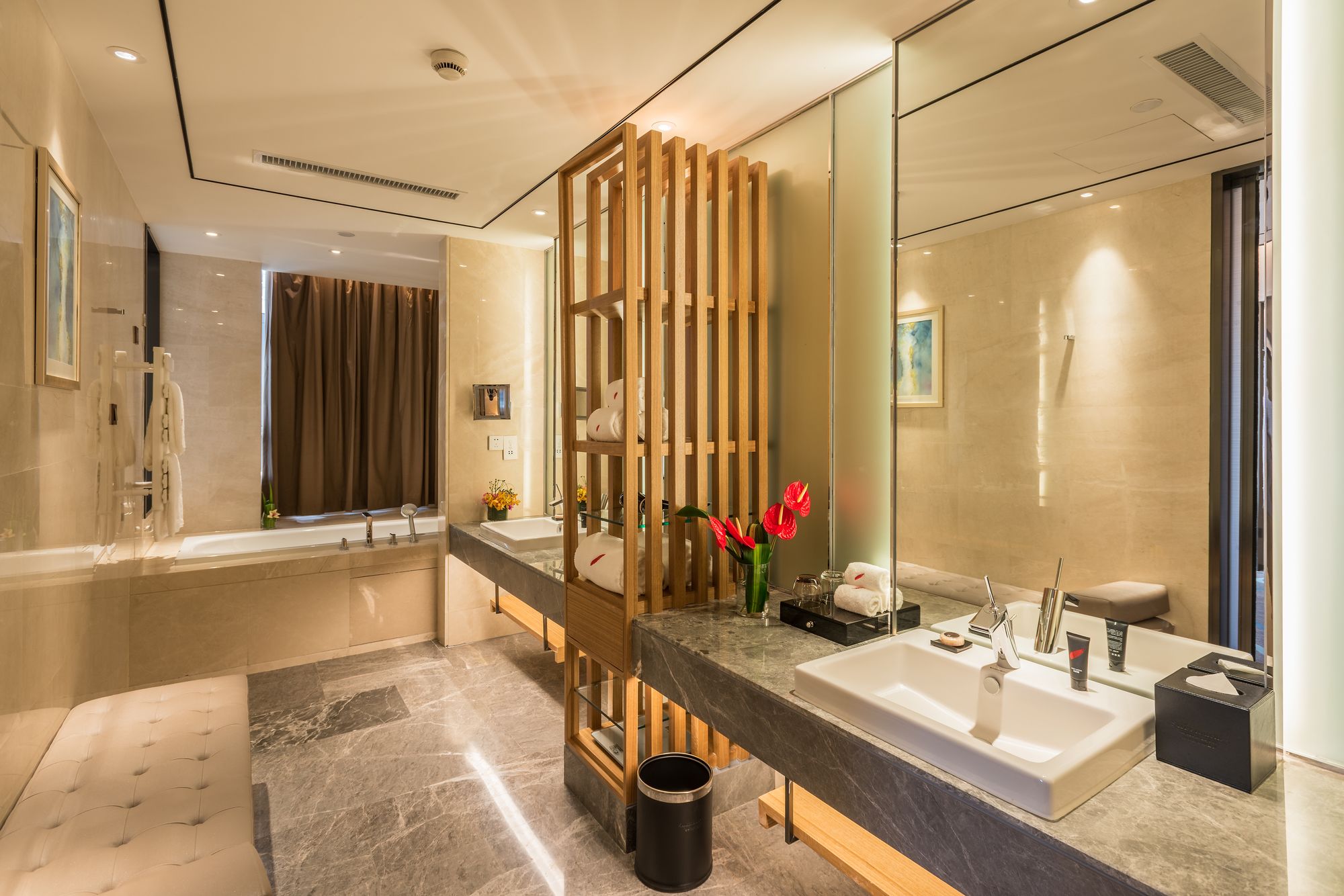 Фото Swisstouches Hotel Nanjing