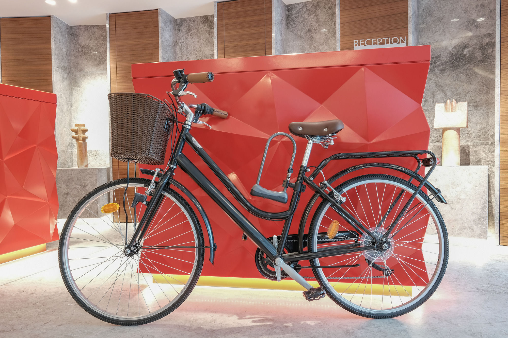 Фото Renaissance Paris Republique Hotel