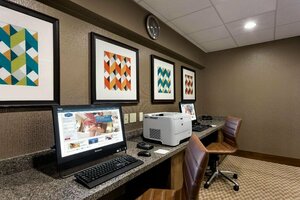 Гостиница Hampton Inn & Suites Clayton/St. Louis-Galleria Area, Mo
