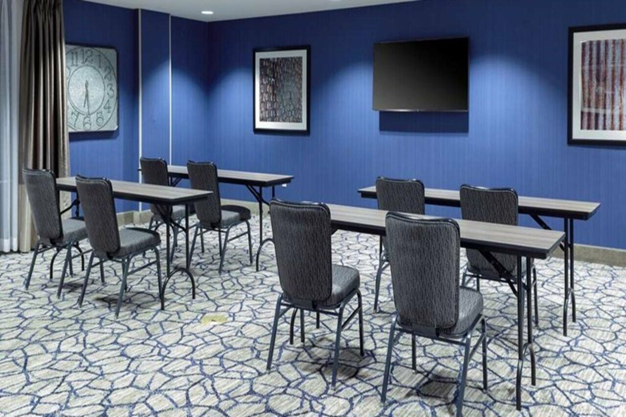 Фото Hampton Inn & Suites Overland Park South