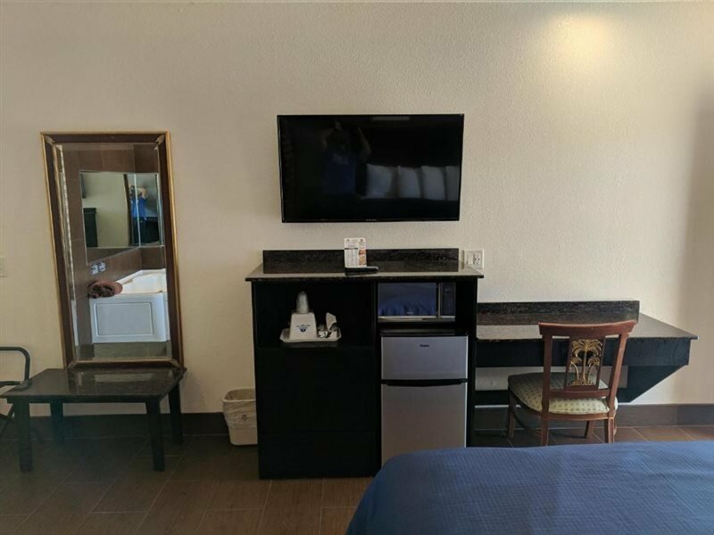 Фото Americas Best Value Inn Brownsville