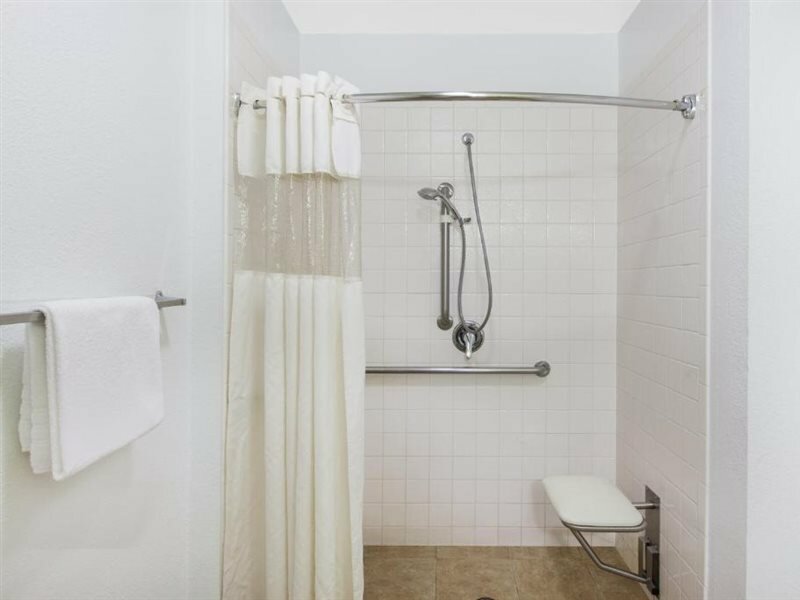 Фото Days Inn by Wyndham San Jose Airport