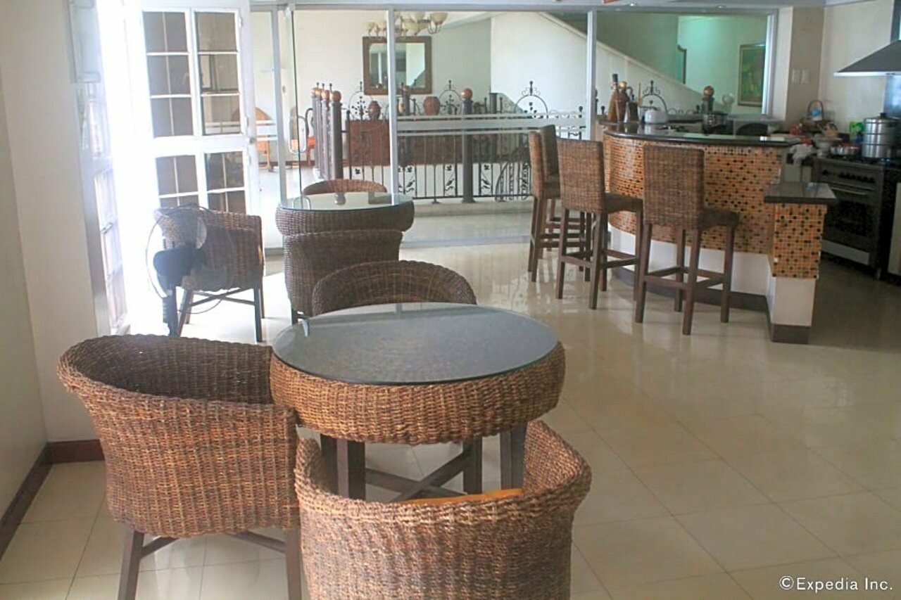 Фото Casa Micarosa Hotel and Residences by RedDoorz