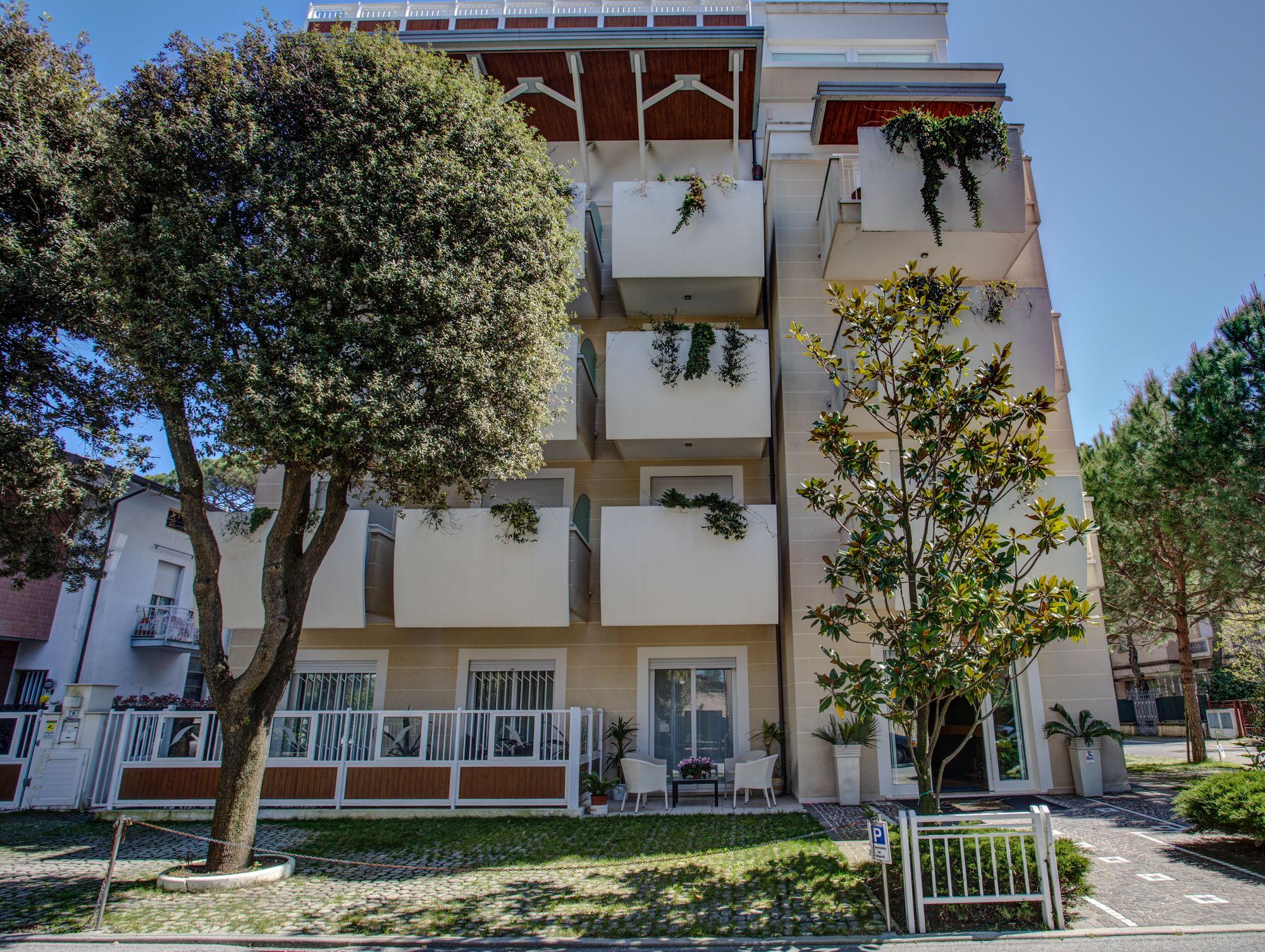 Фото Aparthotel England