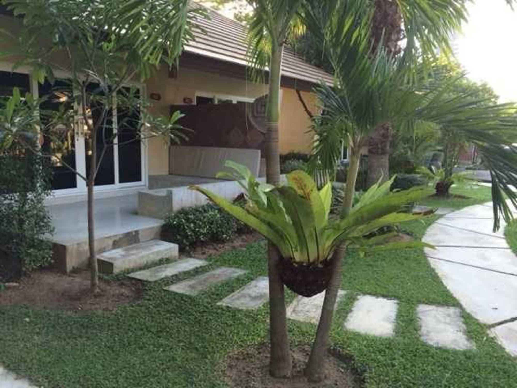 Фото East Sea Paradise Hotel