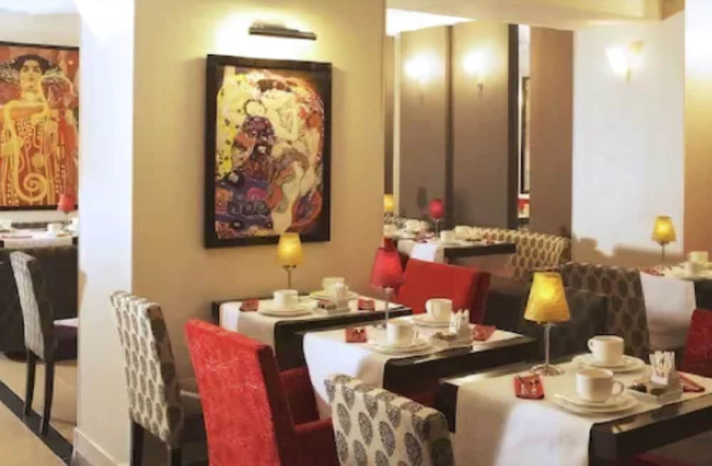 Фото Hotel Eiffel Seine