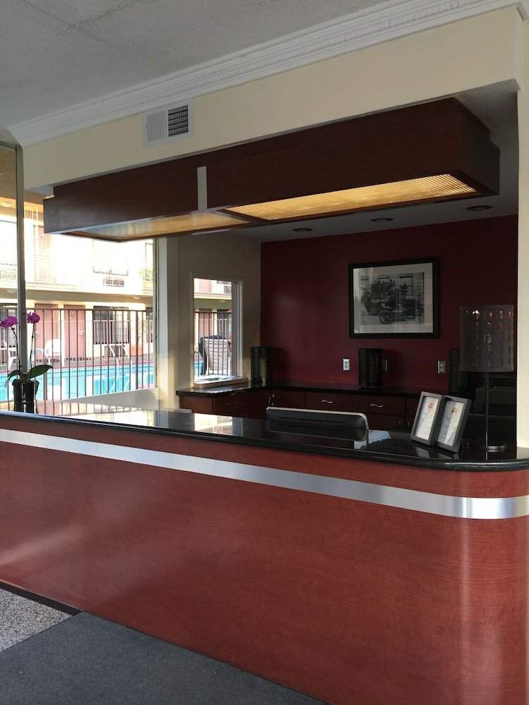 Фото Studio City Court Yard Hotel