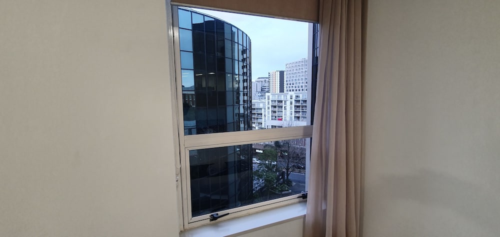 Фото Ascotia off Queen