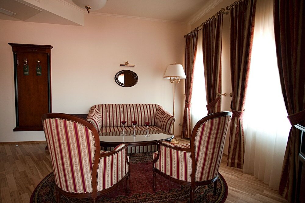 Фото National Hotel