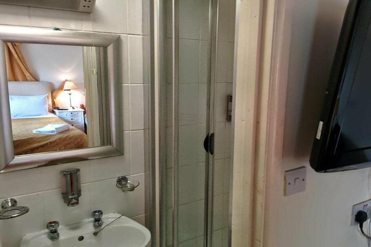 Фото Acorn Guest House