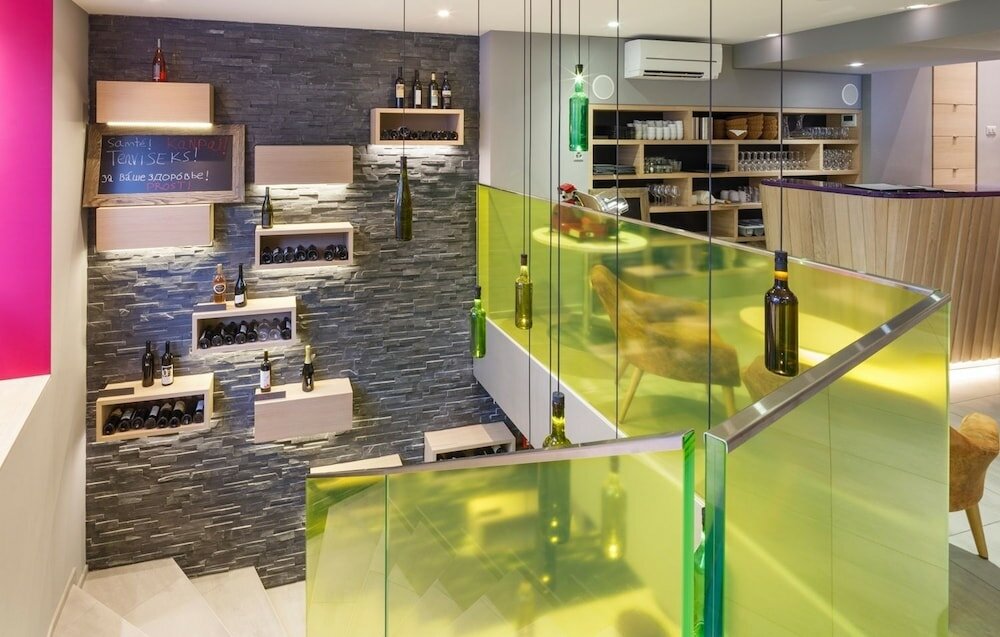 Фото Swiss Wine by Fassbind