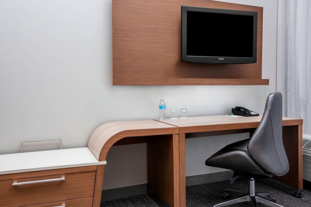 Фото Courtyard Bowling Green Convention Center