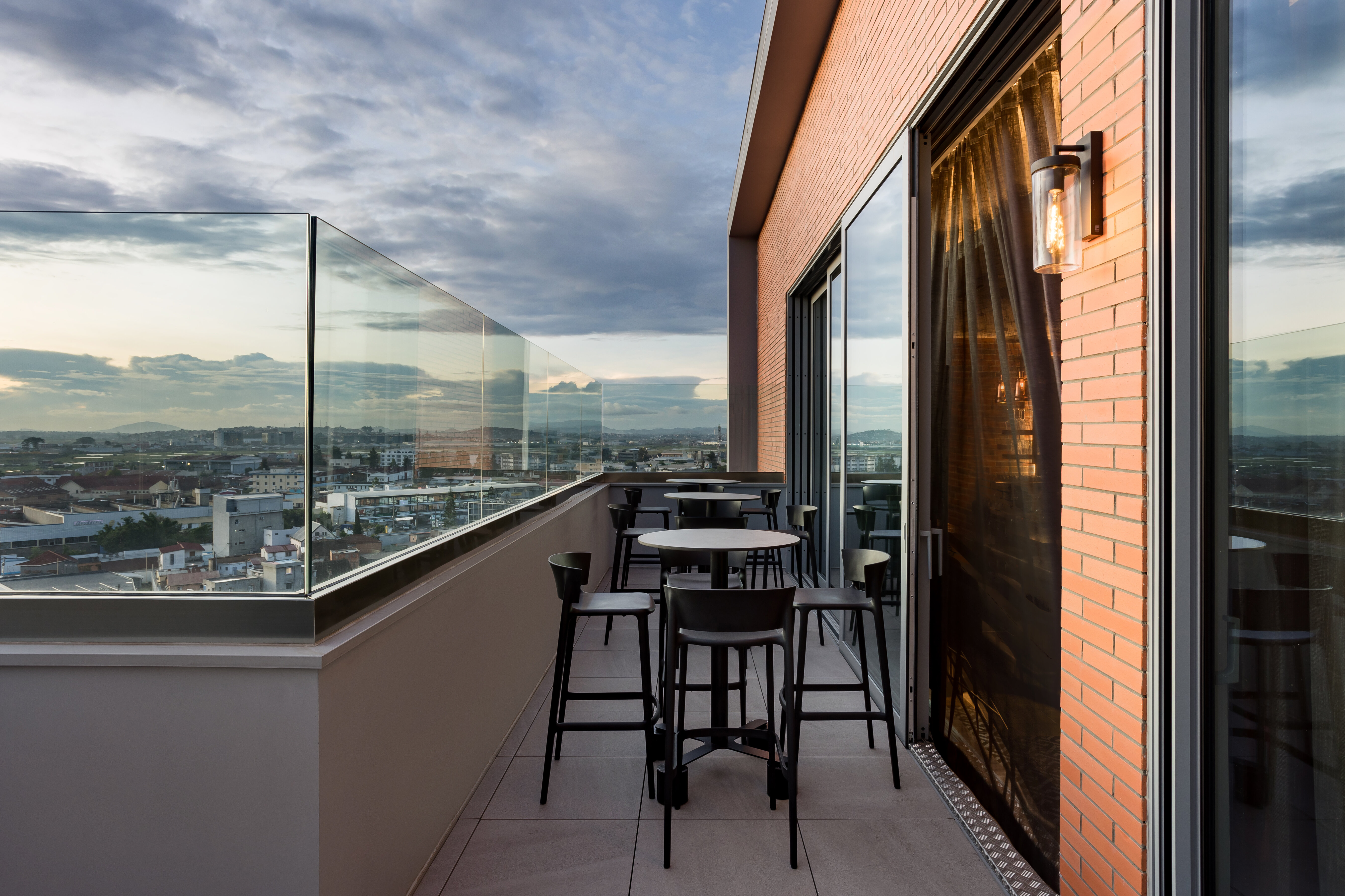 Фото Radisson Hotel Tamboho Waterfront Antananarivo