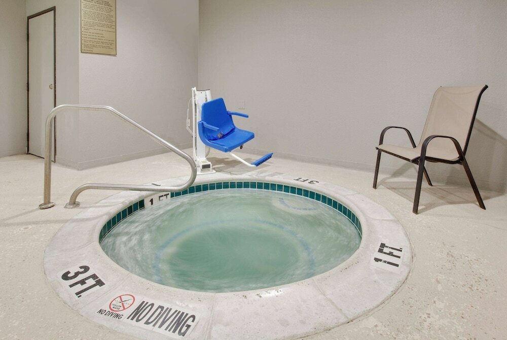 Фото Days Inn by Wyndham Mesquite Rodeo Tx