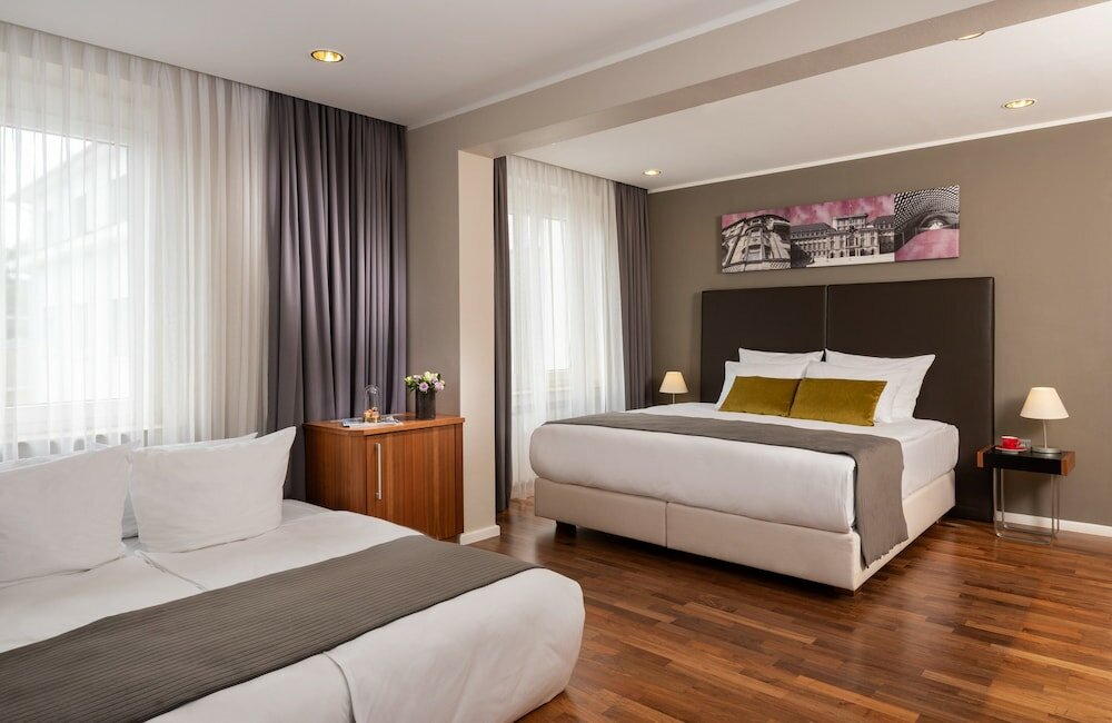 Фото отеля 2