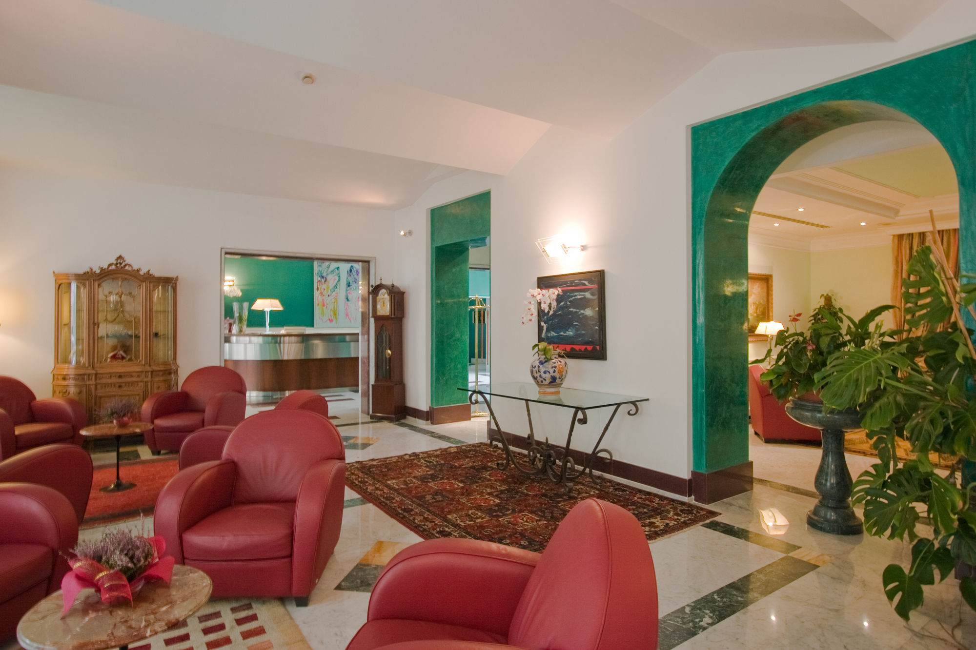 Фото Ateneo Garden Palace