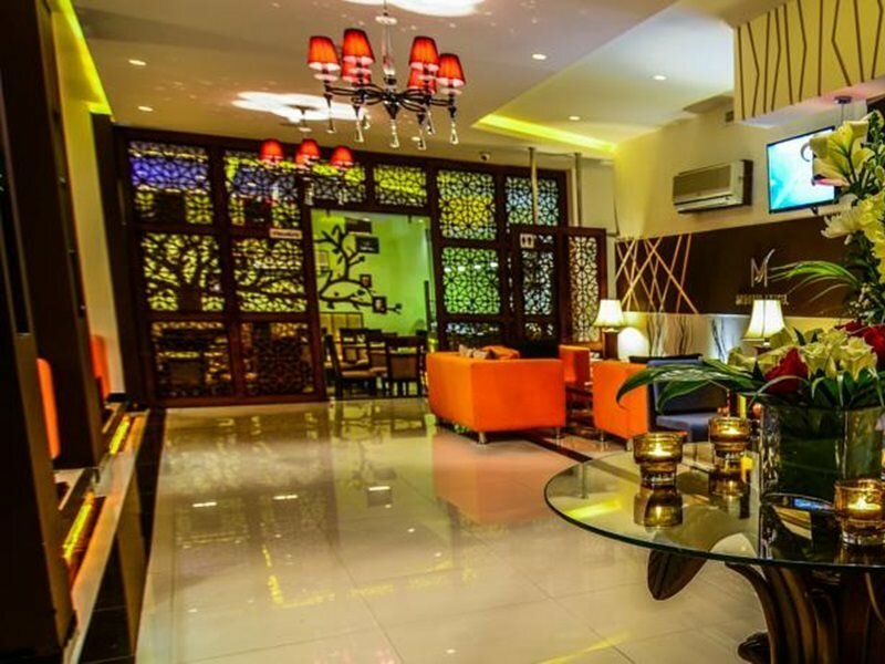 Фото Meneur Hotel