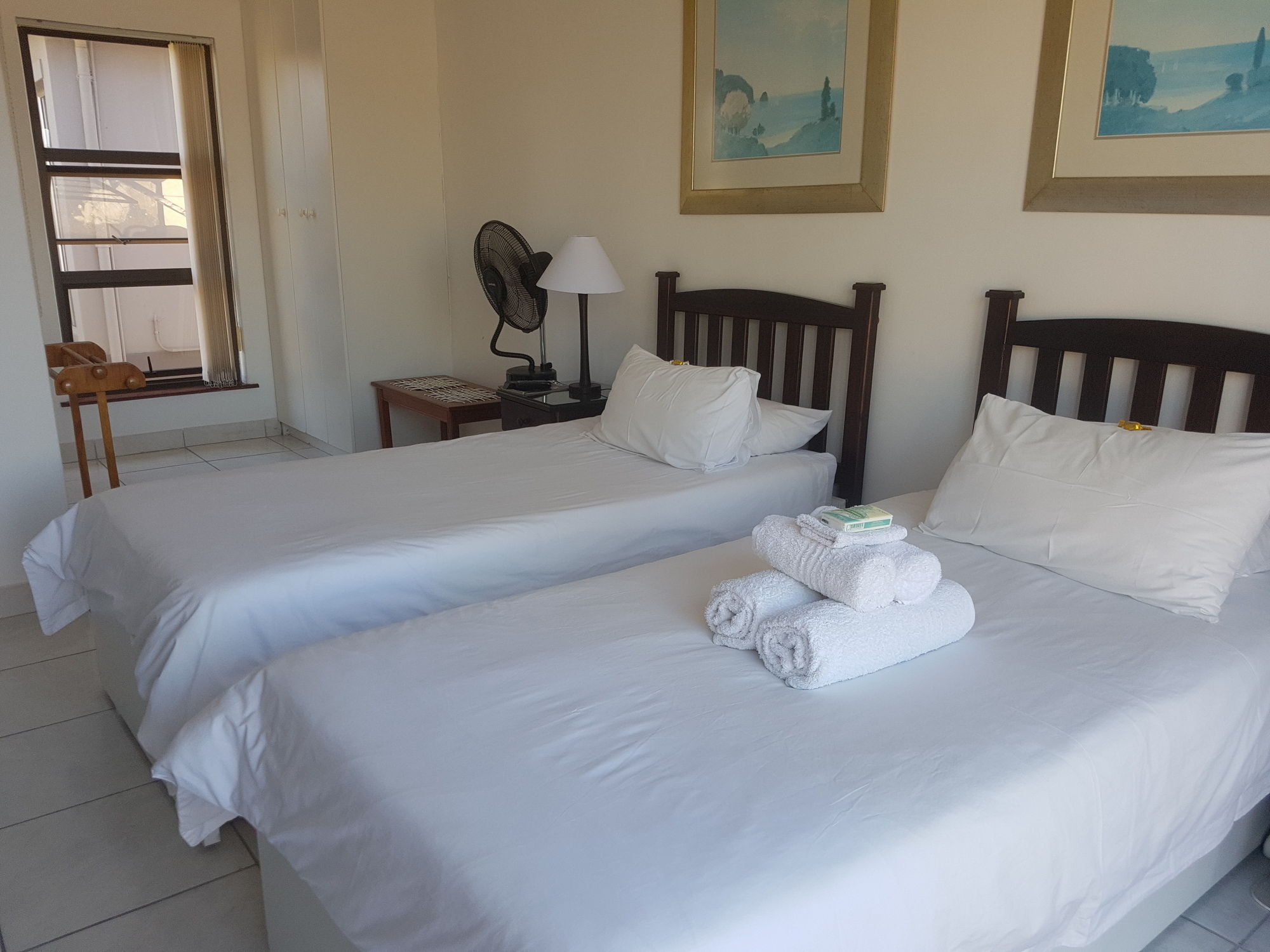 Фото Melkbosch Guesthouse