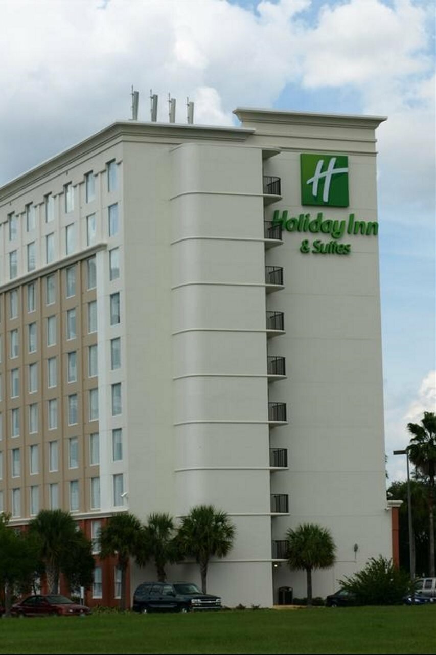 Фото Holiday Inn & Suites Across From Universal Orlando