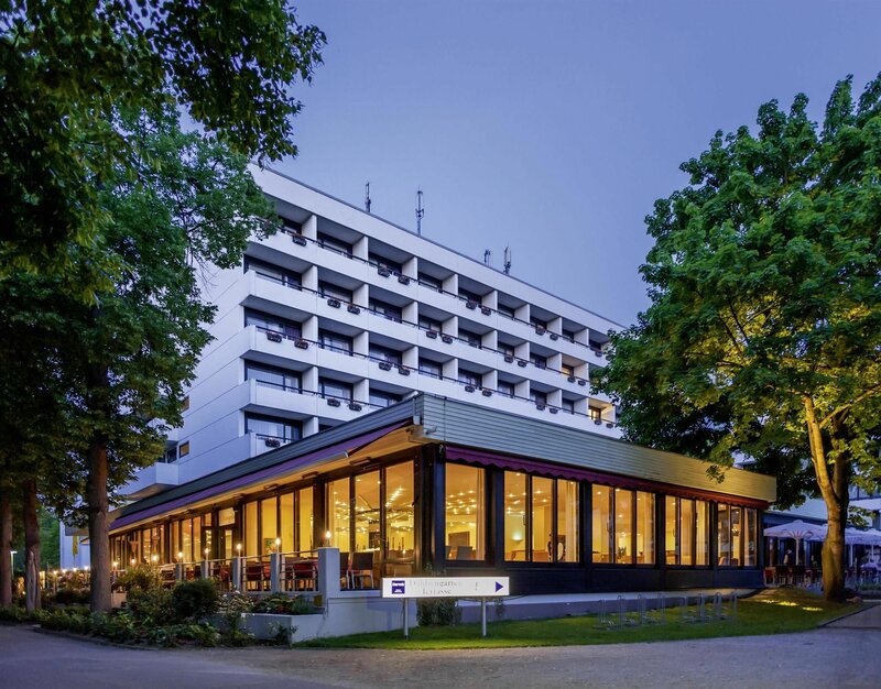 Гостиница Dorint Parkhotel Bad Neuenahr в Бад-Нойенар-Арвайлере