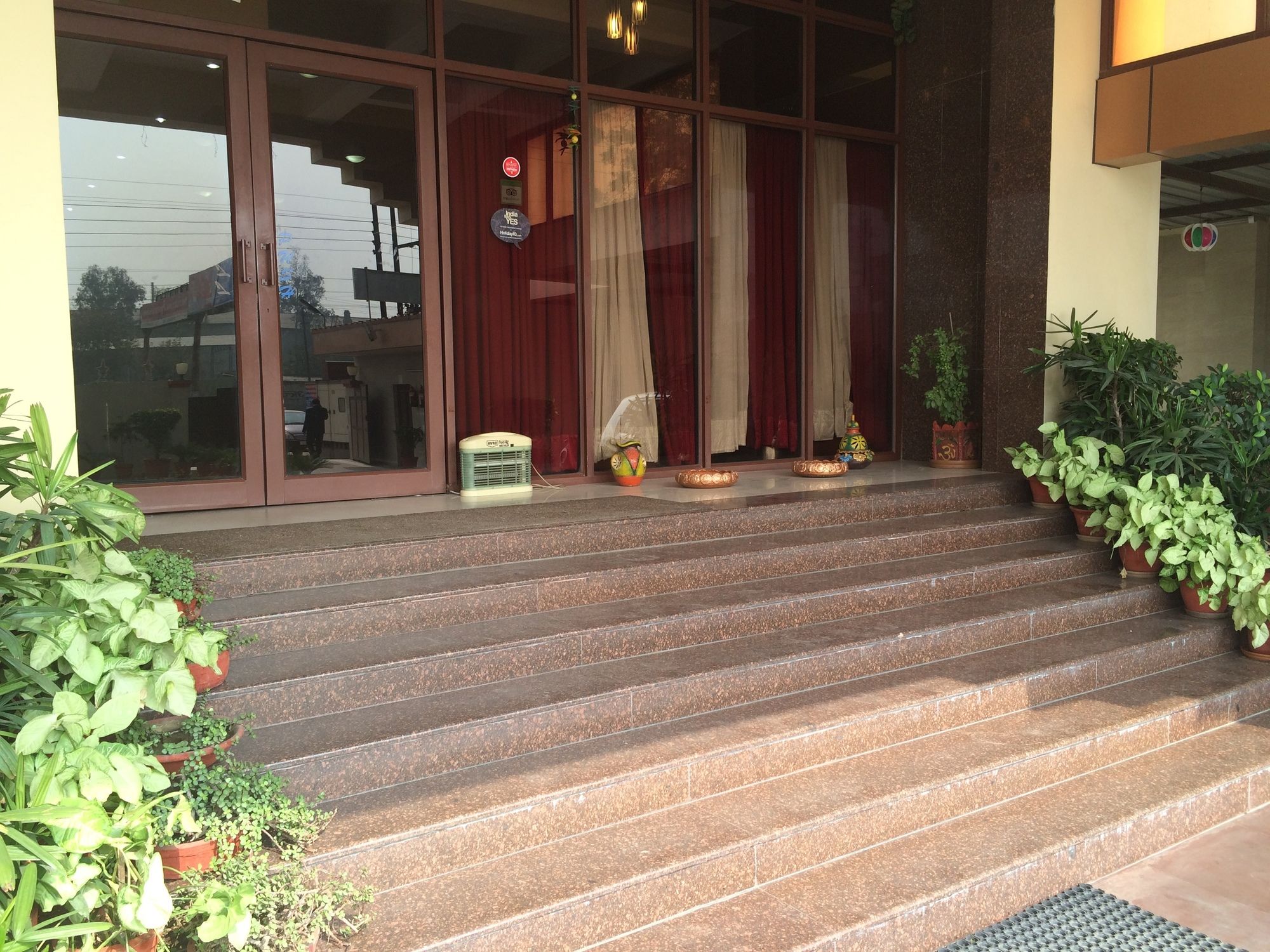 Фото Hotel Maiden Residency
