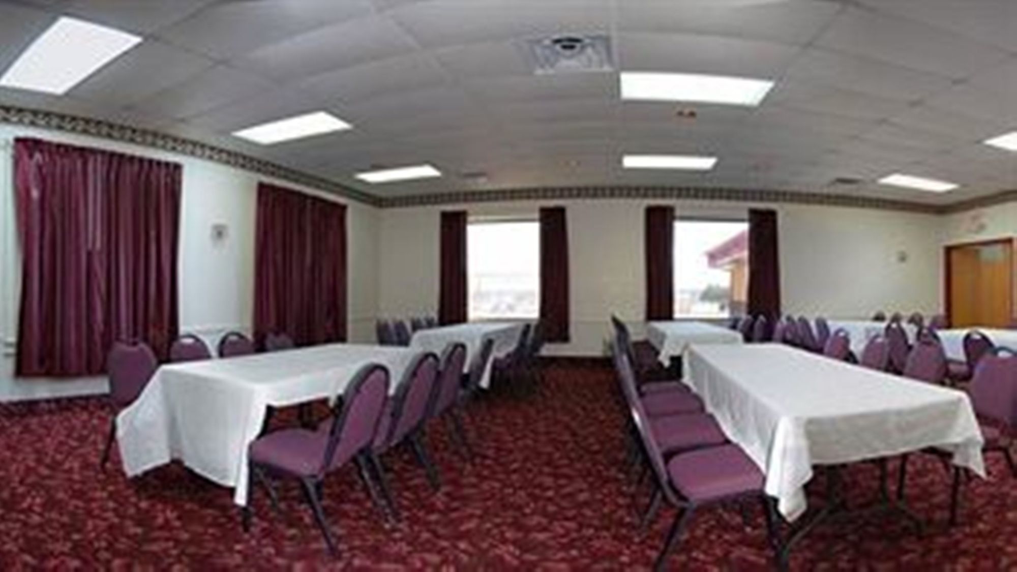 Фото Econo Lodge Truman Inn