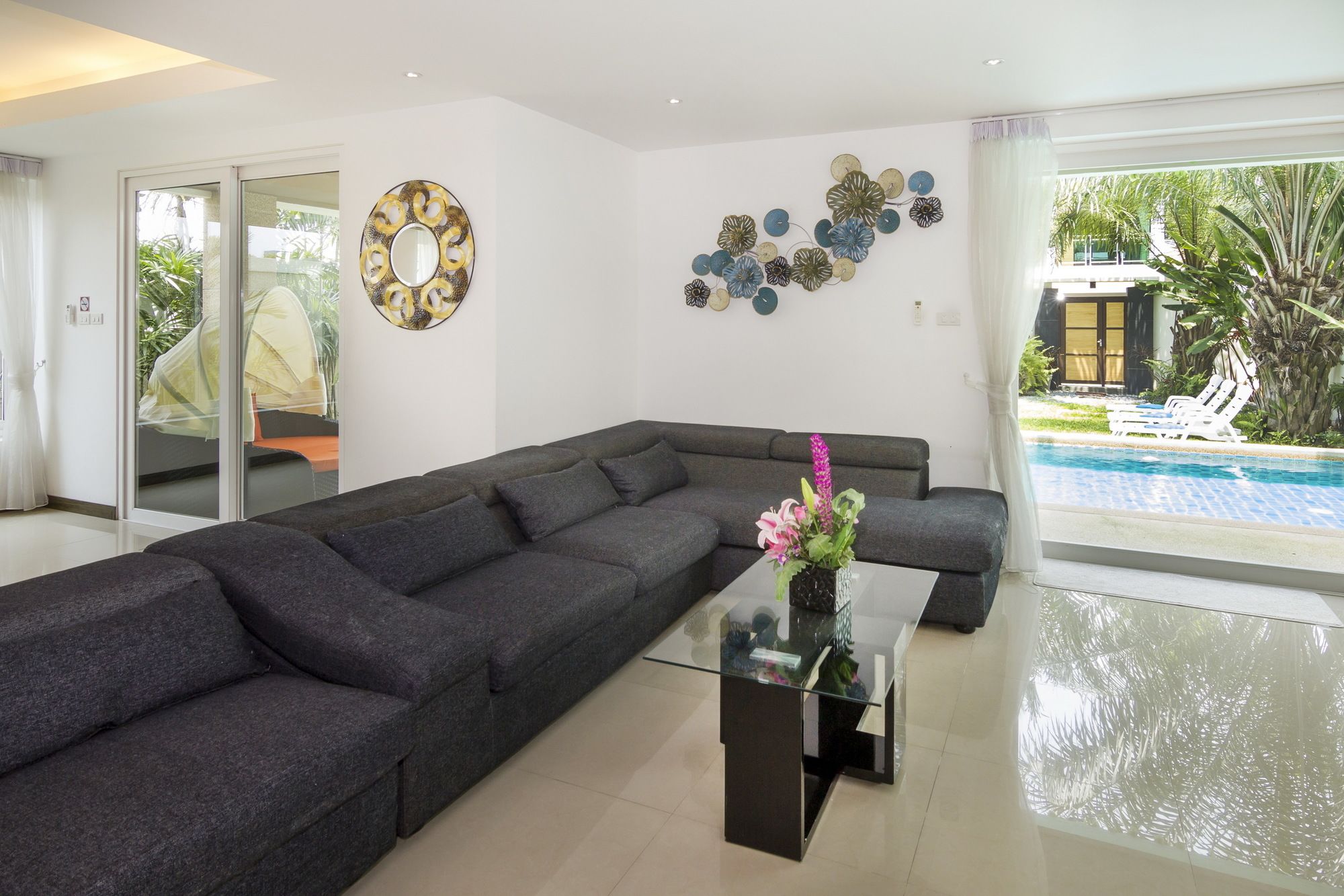 Фото Tropicana Pool Villa