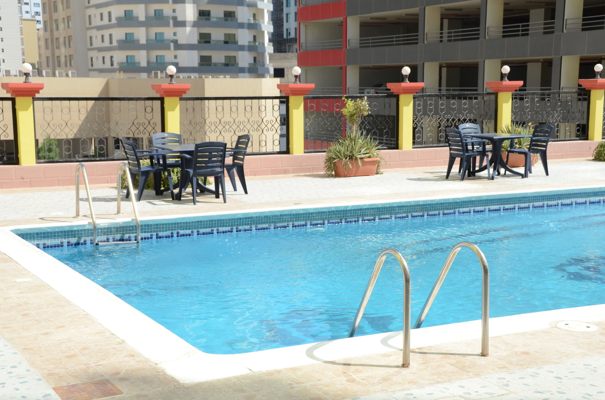 Фото Pars International Hotel