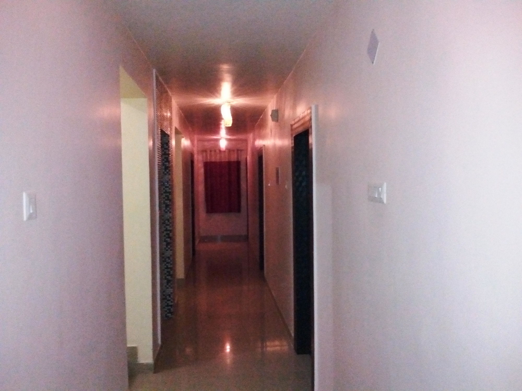 Фото Hotel Viraat Inn