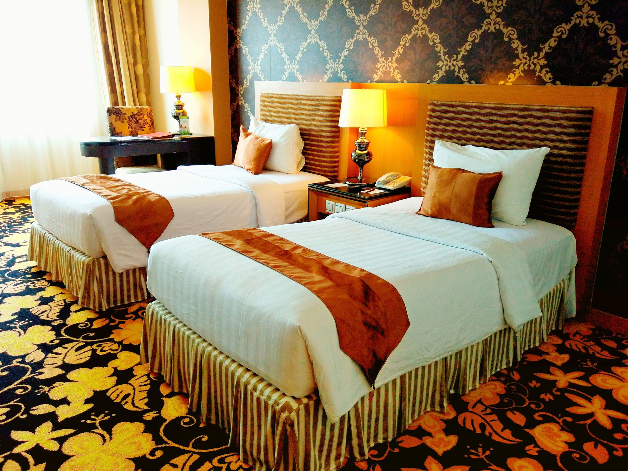 Фото Grand Rocky Hotel