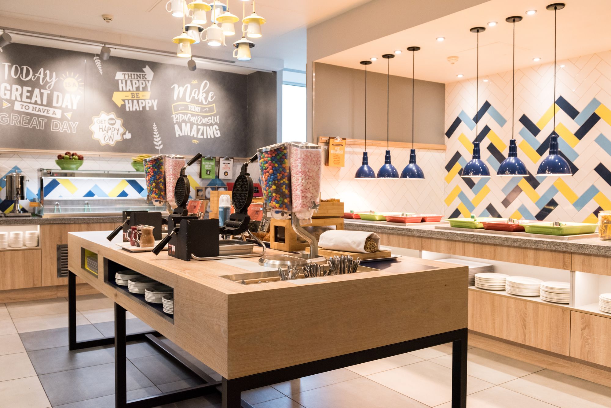 Фото Hampton by Hilton Antwerp Central Station