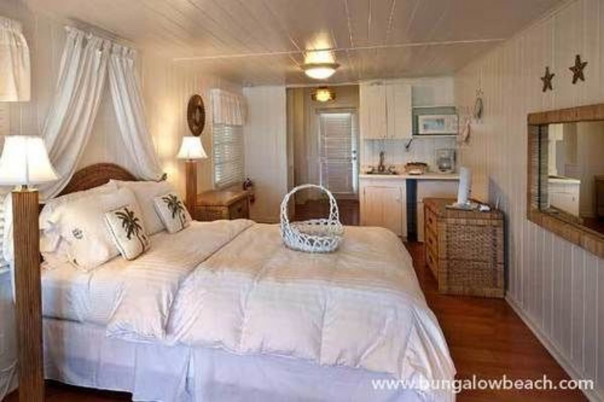 Фото Bungalow Beach Resort