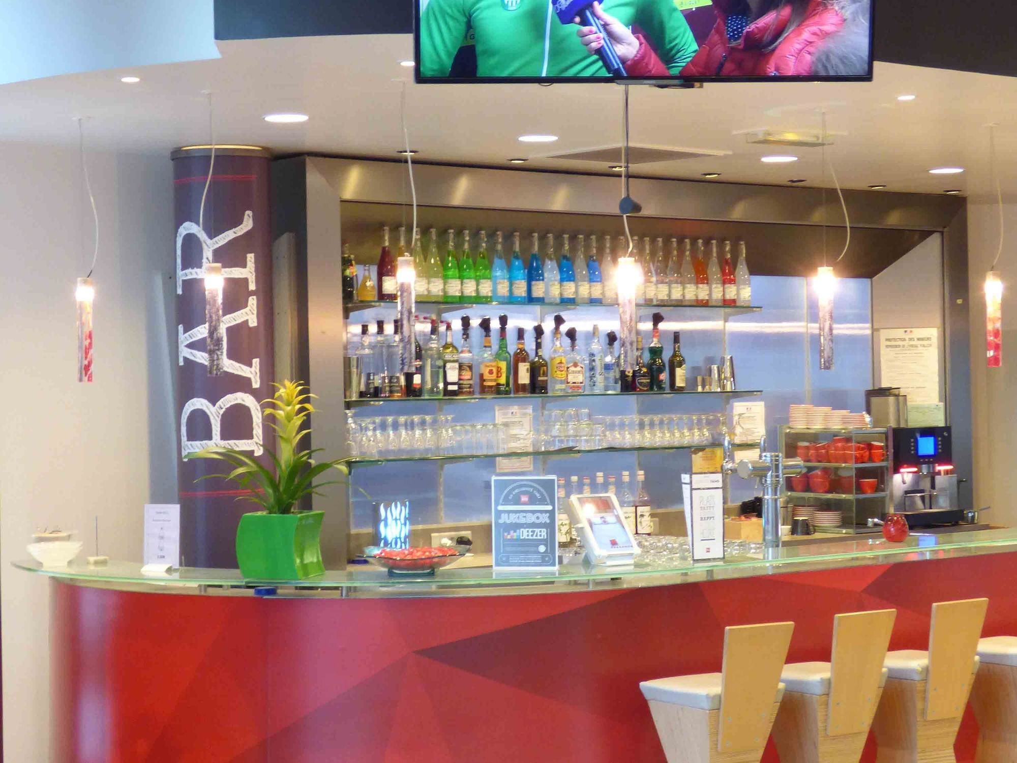 Фото Ibis Marseille Centre Euromed