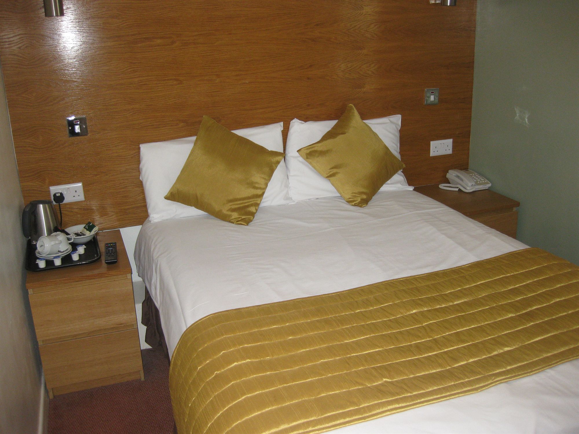 Фото Oyo Kingsley Hotel