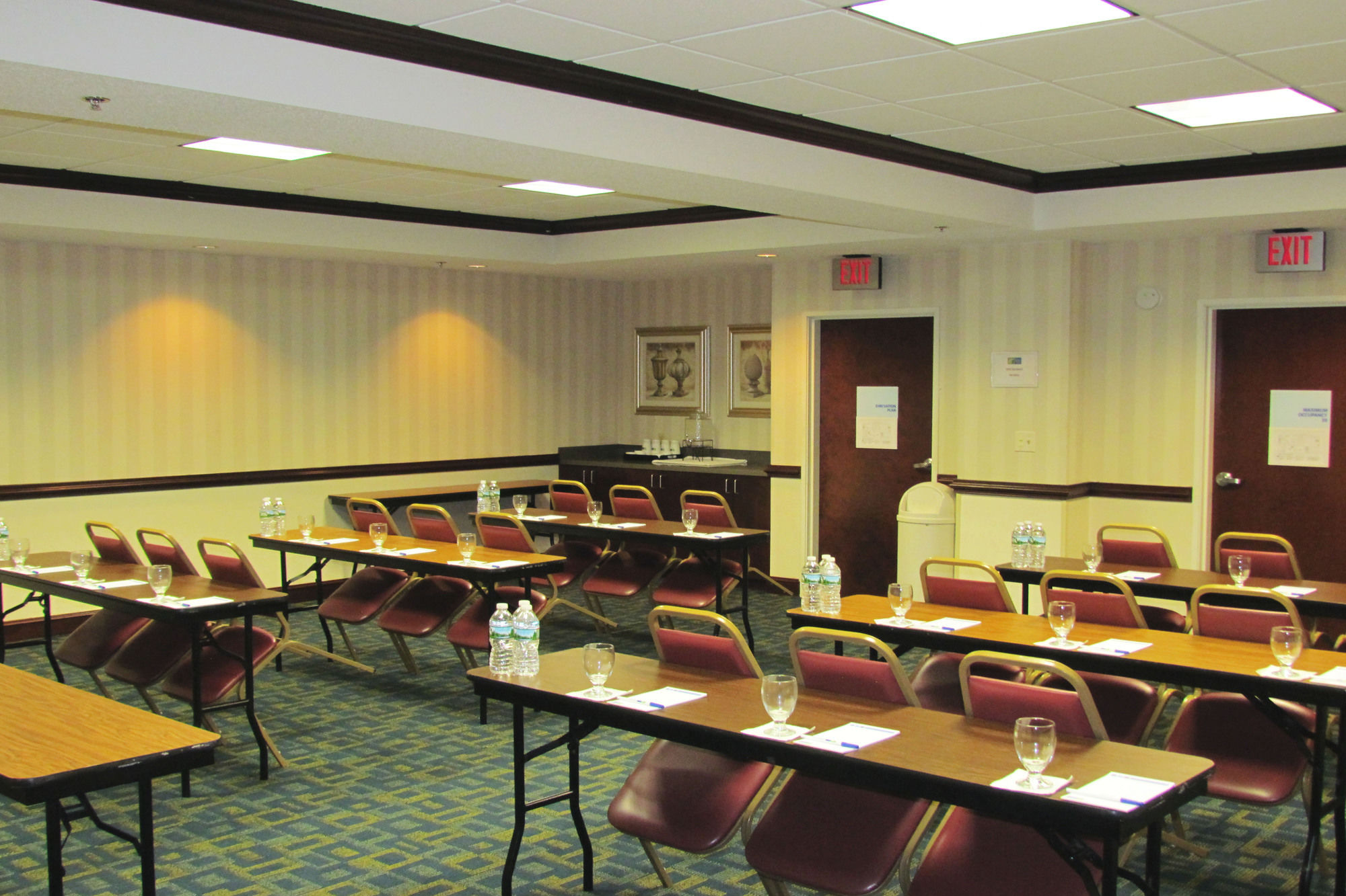 Фото Holiday Inn Express Hotel & Suites Chesapeake, an Ihg Hotel