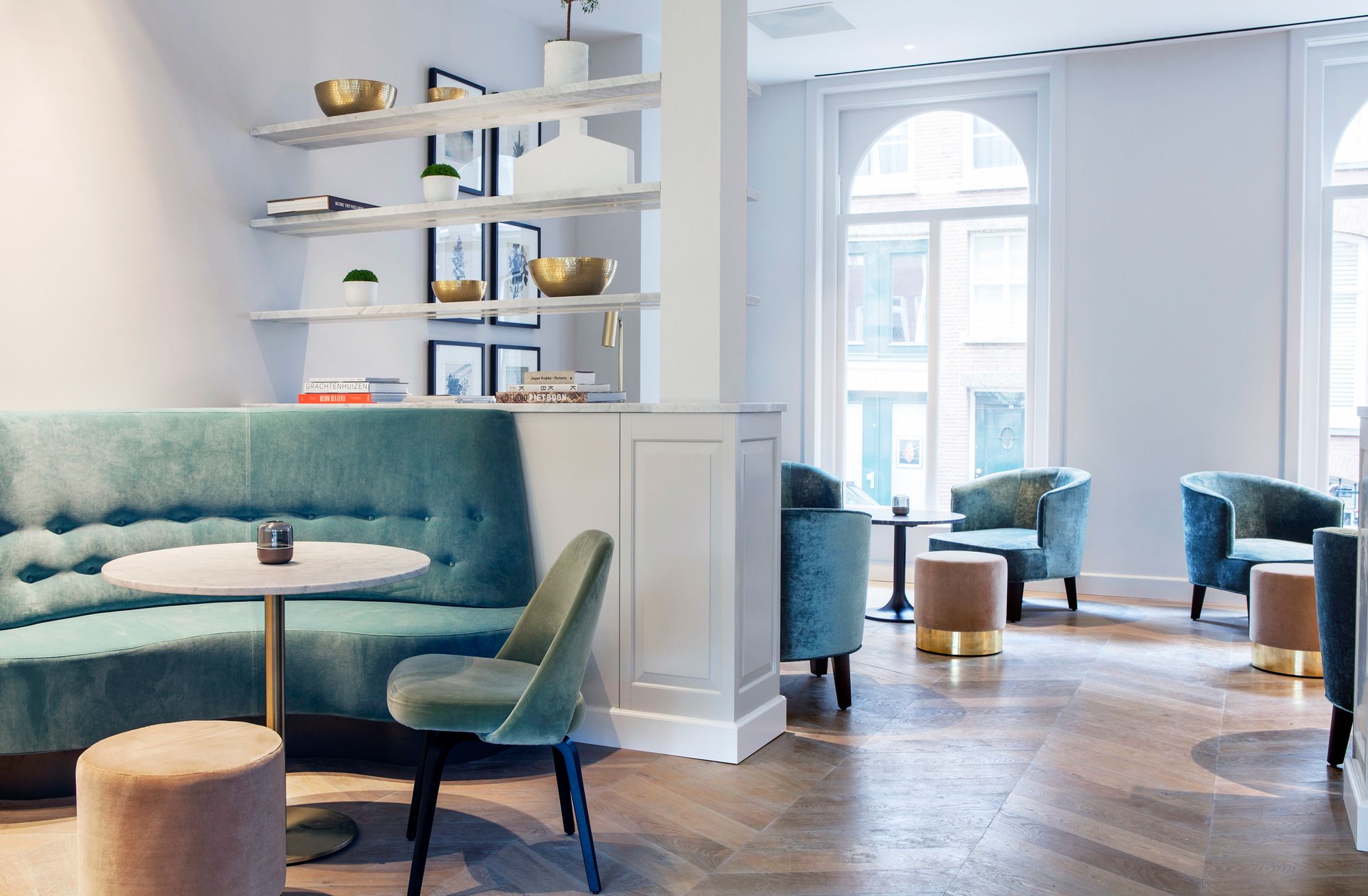 Фото Pillows Anna van den Vondel