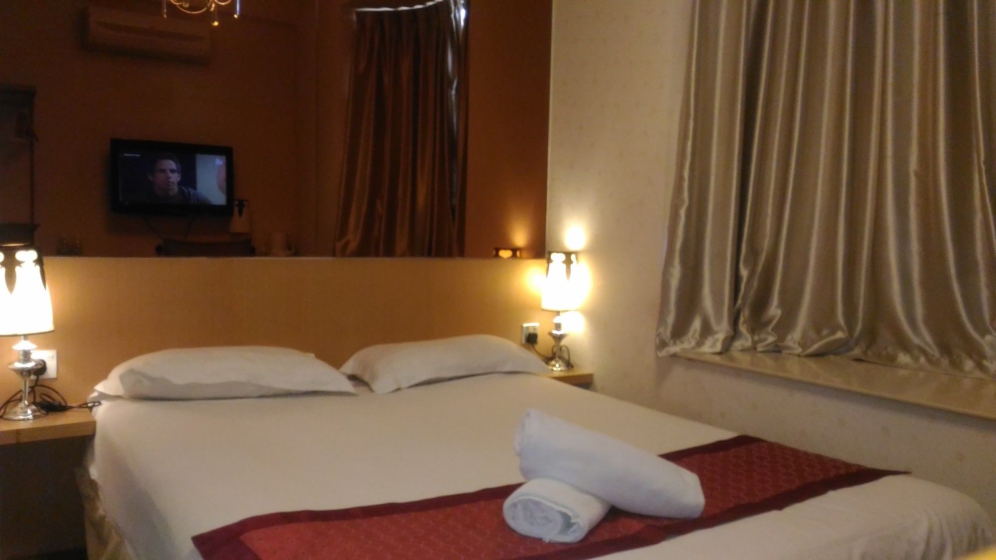 Фото The Crown Borneo Hotel