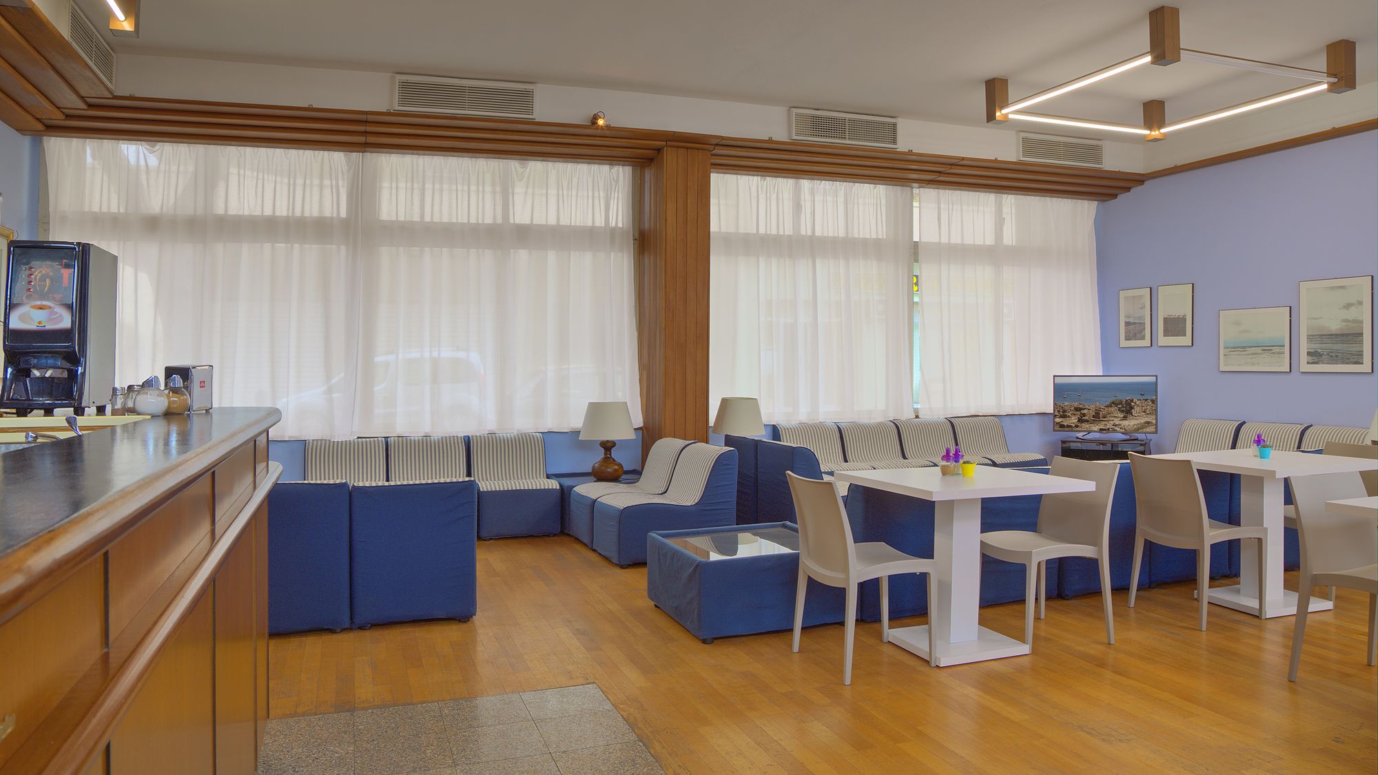 Фото Mistral Hotel